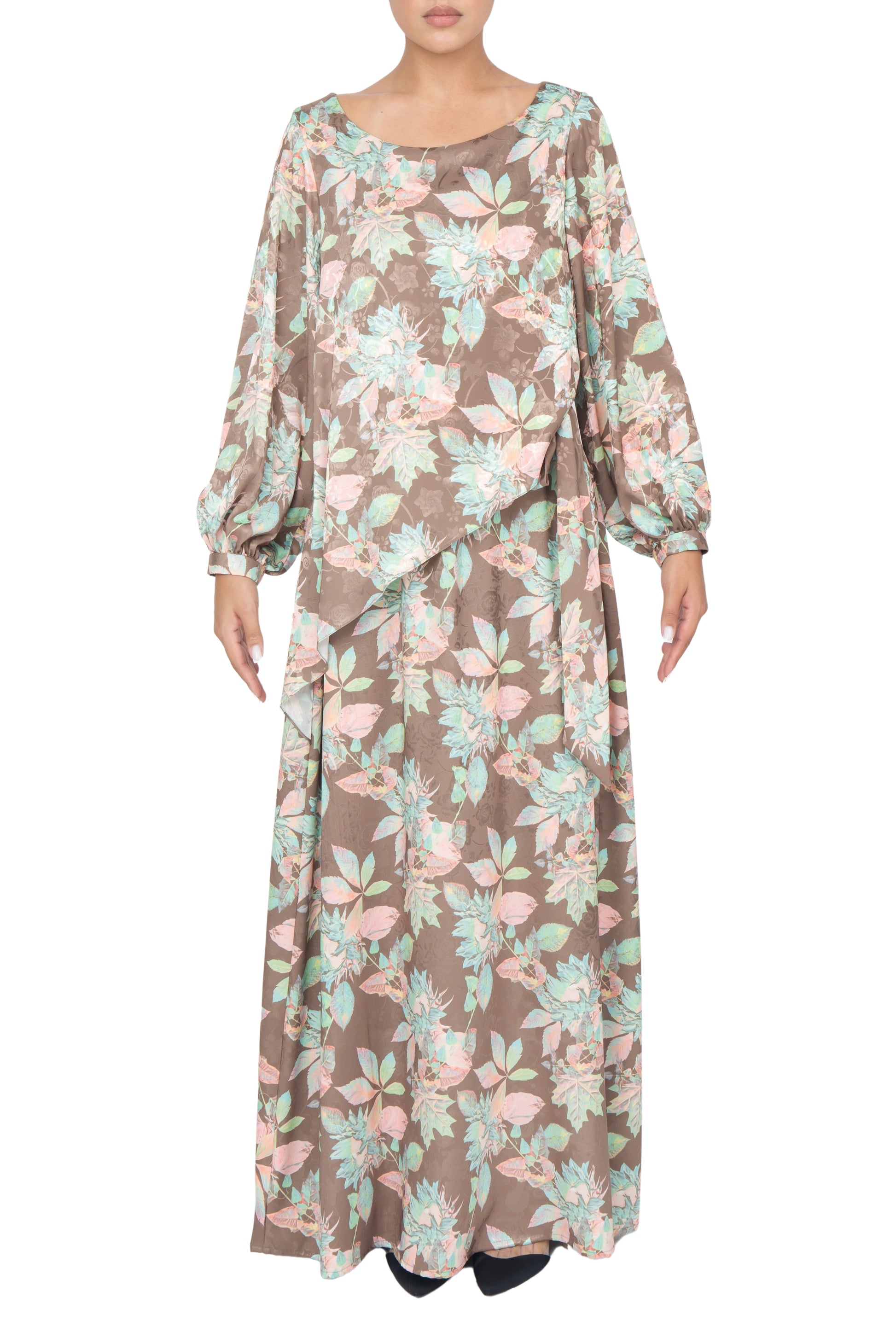 This dress is made from luxurious silk, with a flattering silhouette and playful puff sleeves.