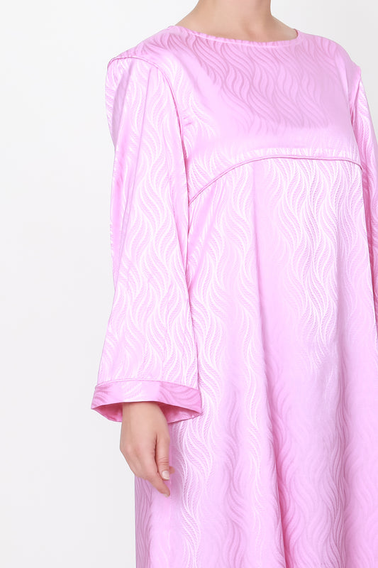 Luxurious Pastel Pink Silk Dress with Flattering Emperor Line Design